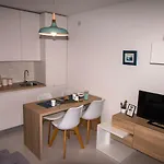Ceratonia Apartment Loviste