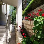 Apartment Ceratonia
