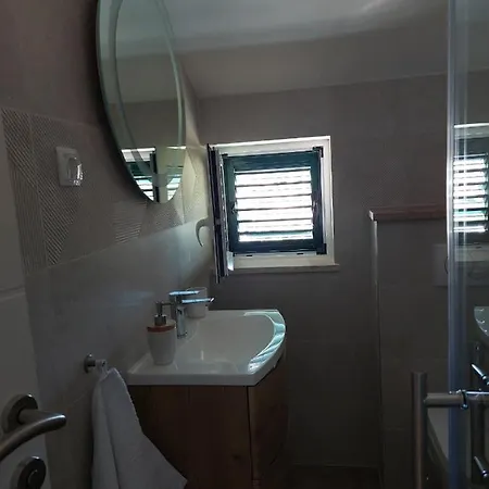 Apartment Ceratonia *