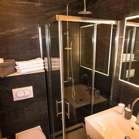 Apartment Ceratonia *