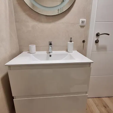 Ceratonia * Lovište