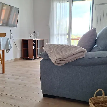 Apartment Ceratonia Lovište