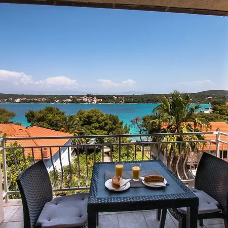 Apartament Ceratonia *