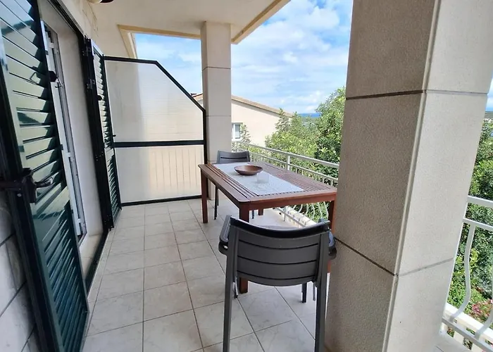 Apartment Ceratonia *