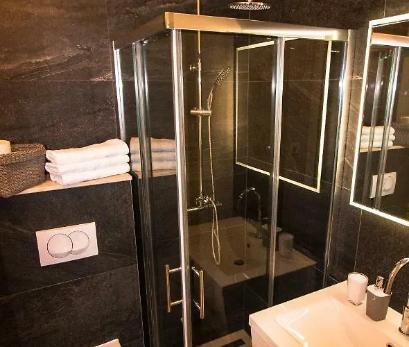 Apartment Ceratonia *